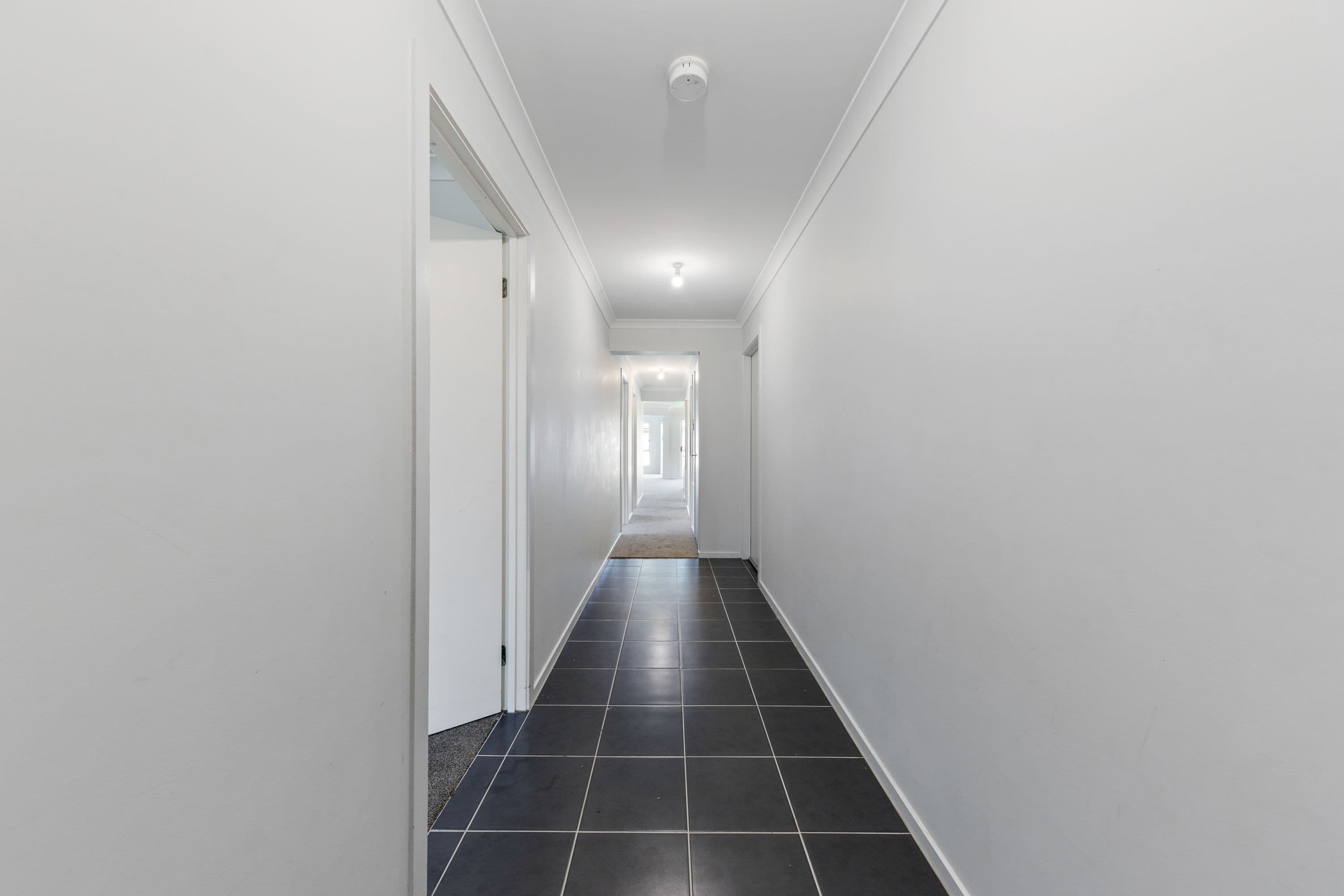 20 Glenvista Road, Pakenham VIC 3810, Pakenham - Thumbnail 3