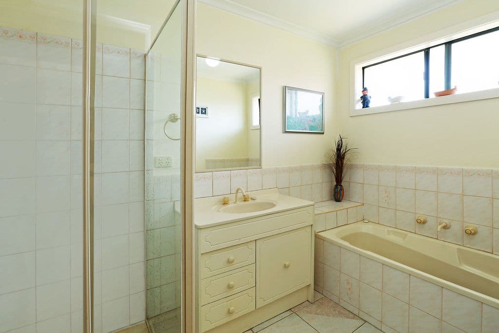 18 Jasmine Street, Bell Park VIC 3215, Bell Park - Thumbnail 5