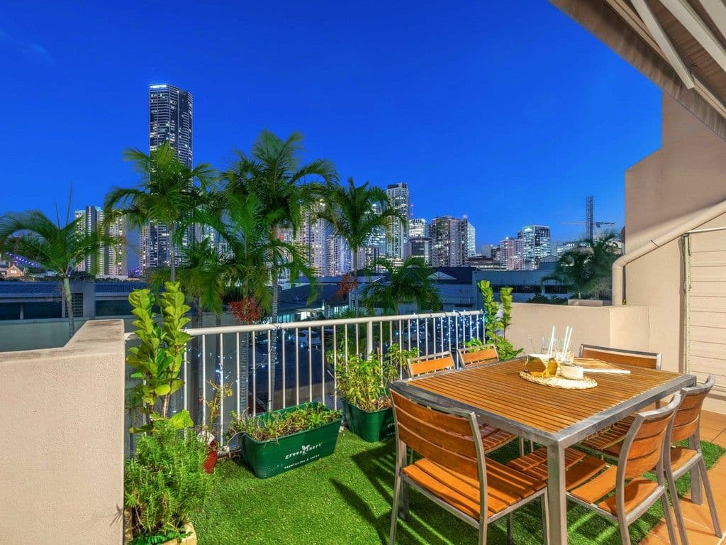 37 Thornbury Street, Spring Hill QLD 4000, Spring Hill - Image 1