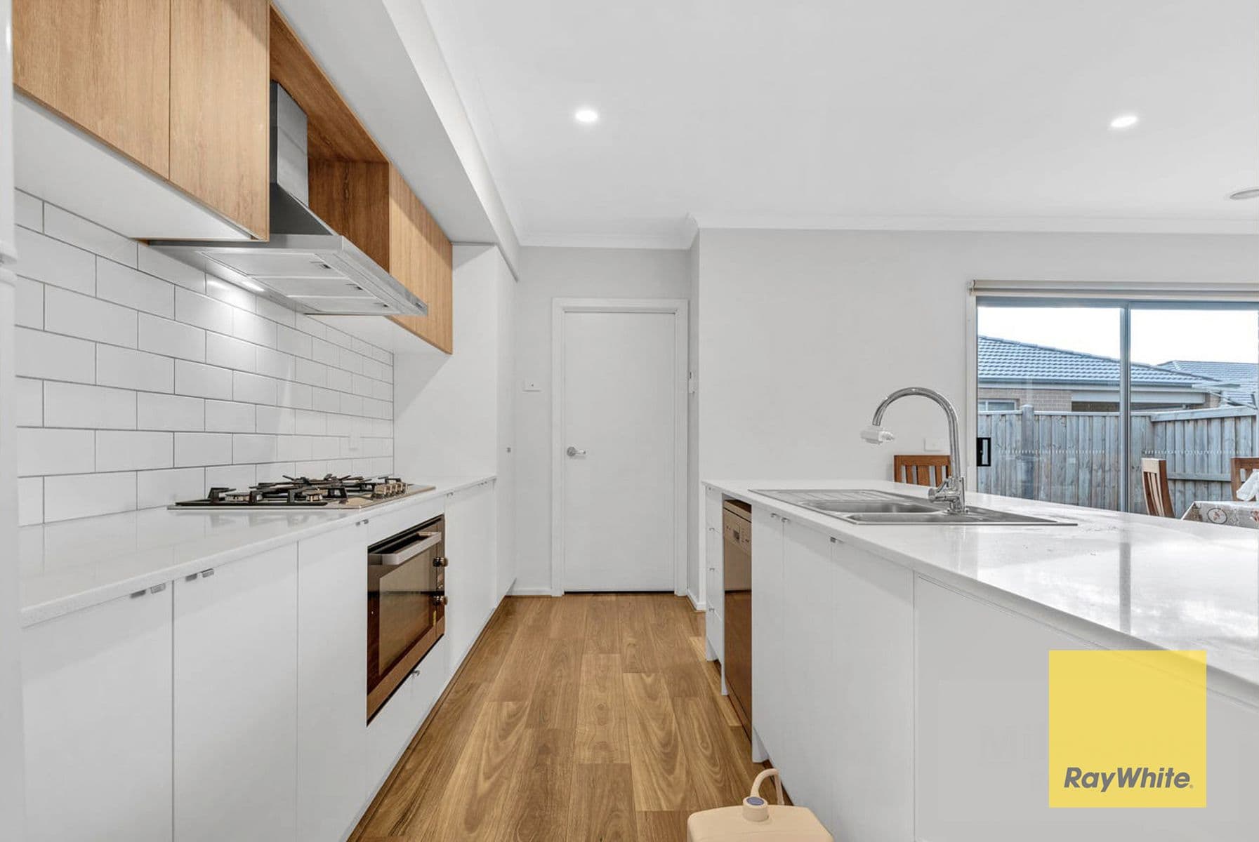 1 Liston Avenue, Tarneit VIC 3029, Tarneit - Thumbnail 3