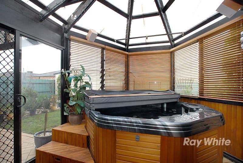 15 Beethoven Drive, NARRE WARREN SOUTH VIC 3805, Narre Warren South - Thumbnail 3