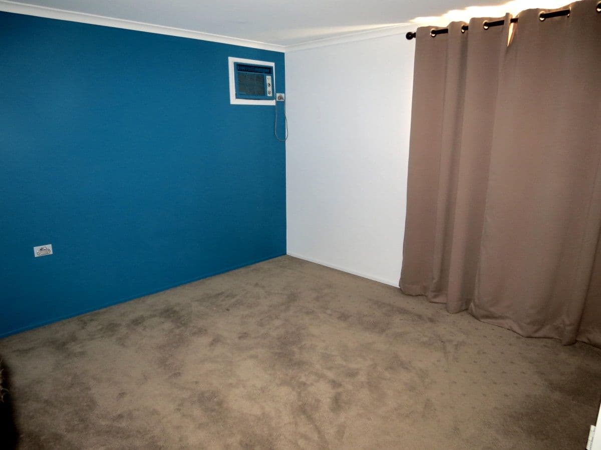 15 Roseanne Road, Emerald QLD 4720, Emerald - Thumbnail 5