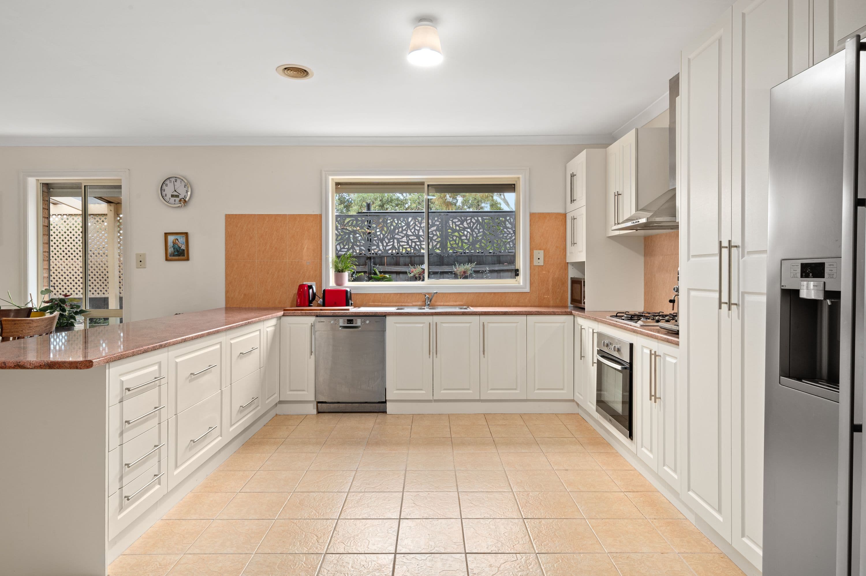 12 Paringa Avenue, South Morang VIC 3752, South Morang - Thumbnail 3