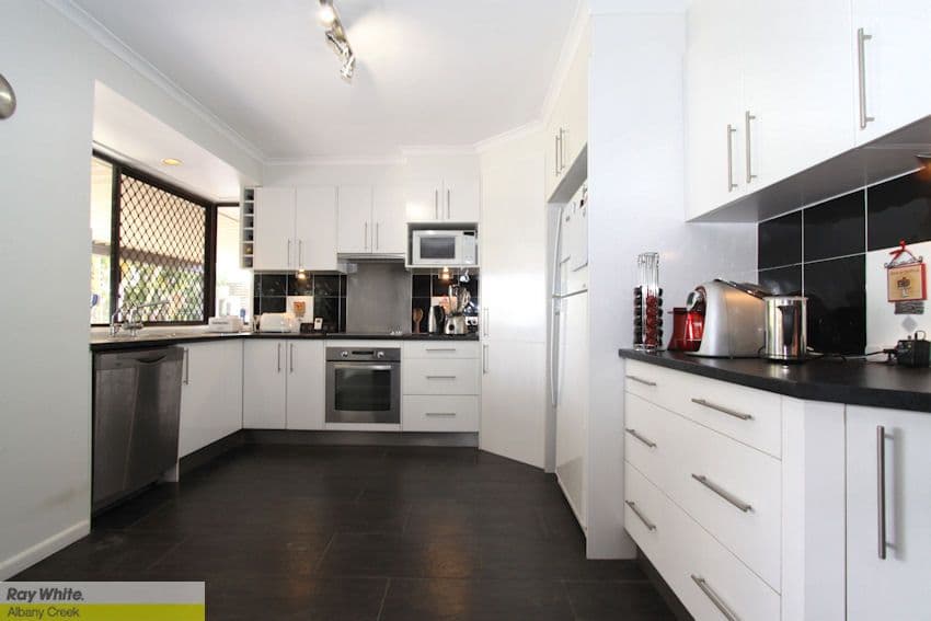 8 Gabrielle Court, ALBANY CREEK QLD 4035, Albany Creek - Thumbnail 3