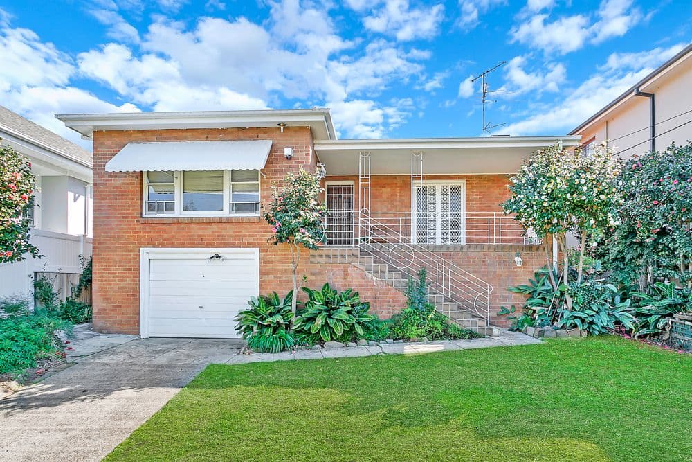 17 Gowan Brae Avenue, Oatlands - Image 1