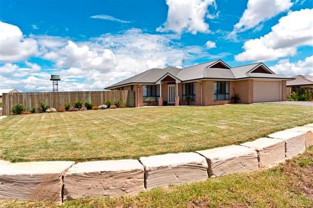 40 Ashford Drive, WYREEMA QLD 4352, Wyreema - Thumbnail 2