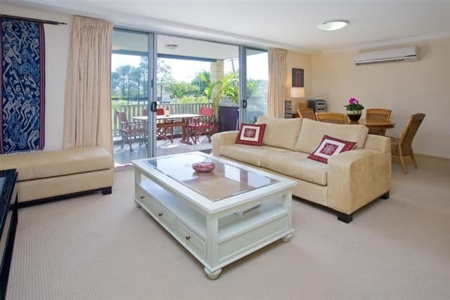 8  Wakefield Street, COORPAROO QLD 4151, Coorparoo - Thumbnail 3