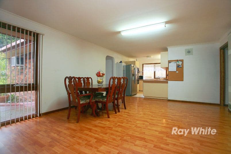 17 Courtenay Avenue, CRANBOURNE NORTH VIC 3977, Cranbourne North - Thumbnail 2