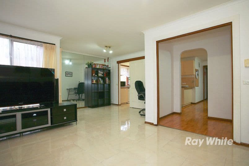 17 Courtenay Avenue, CRANBOURNE NORTH VIC 3977, Cranbourne North - Thumbnail 4