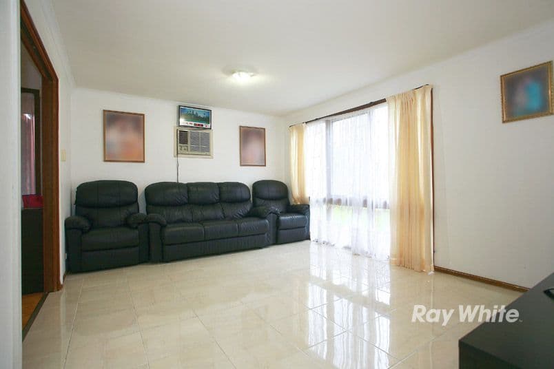 17 Courtenay Avenue, CRANBOURNE NORTH VIC 3977, Cranbourne North - Thumbnail 5