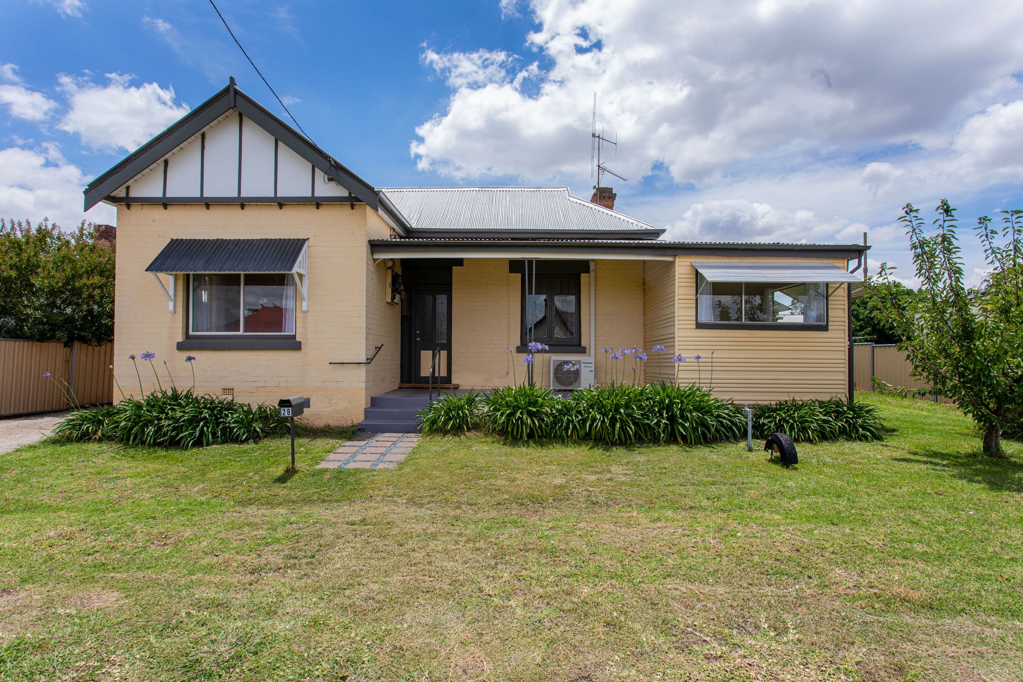 28 Parkes Street, Cowra NSW 2794, Cowra - Image 1