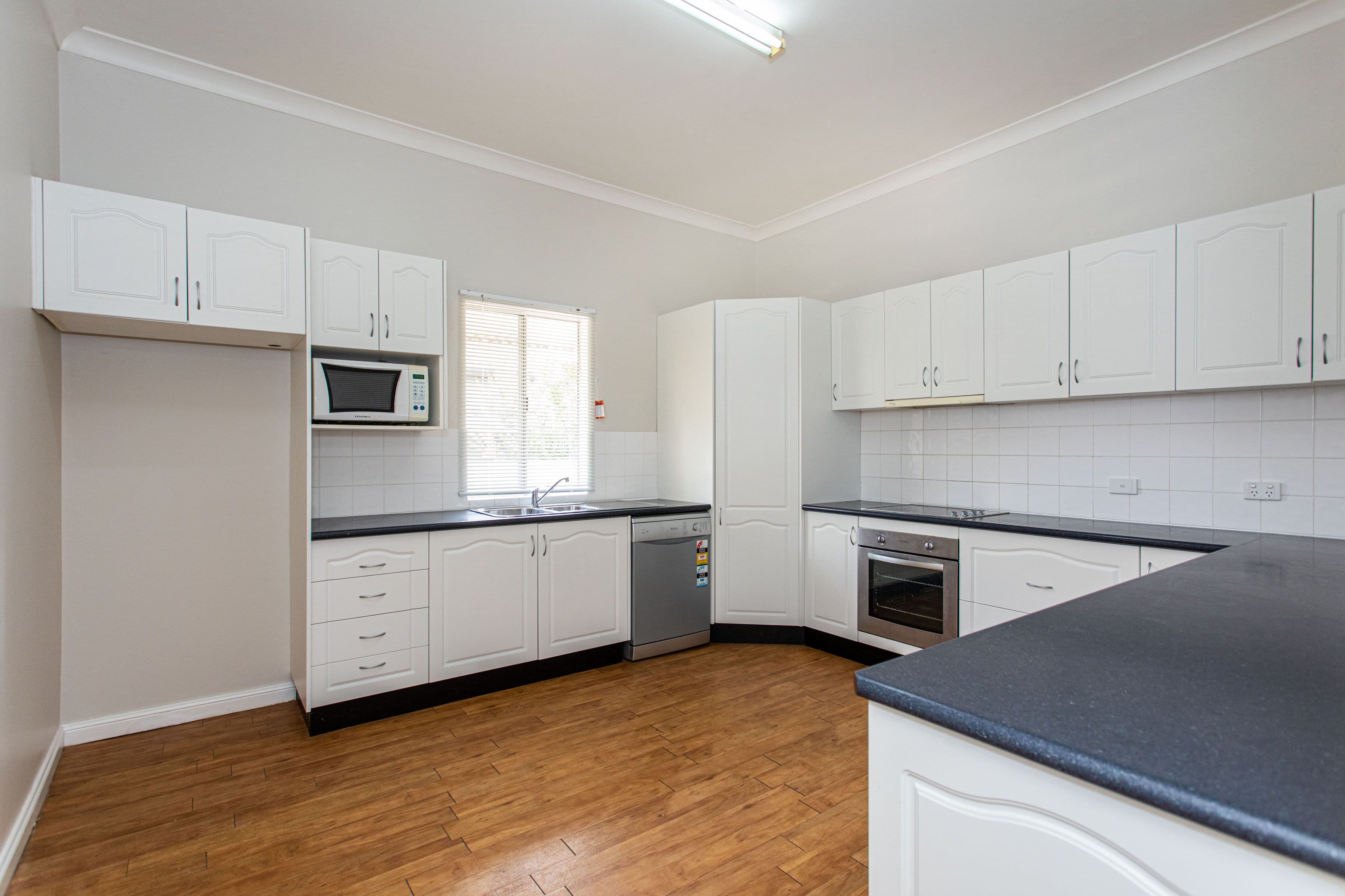 28 Parkes Street, Cowra NSW 2794, Cowra - Thumbnail 2