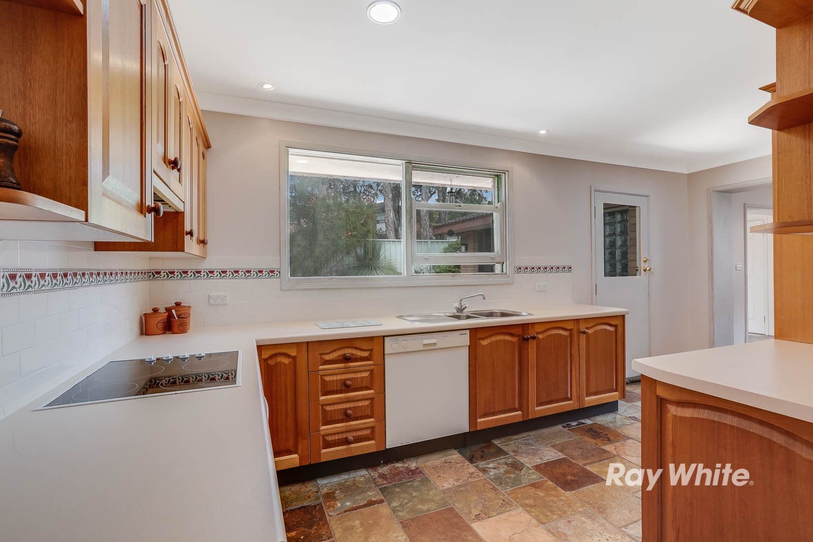 31 Cambewarra Avenue, Castle Hill - Thumbnail 4
