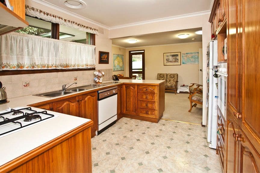 37 Ingleside Crescent, GLEN WAVERLEY VIC 3150, Glen Waverley - Thumbnail 2