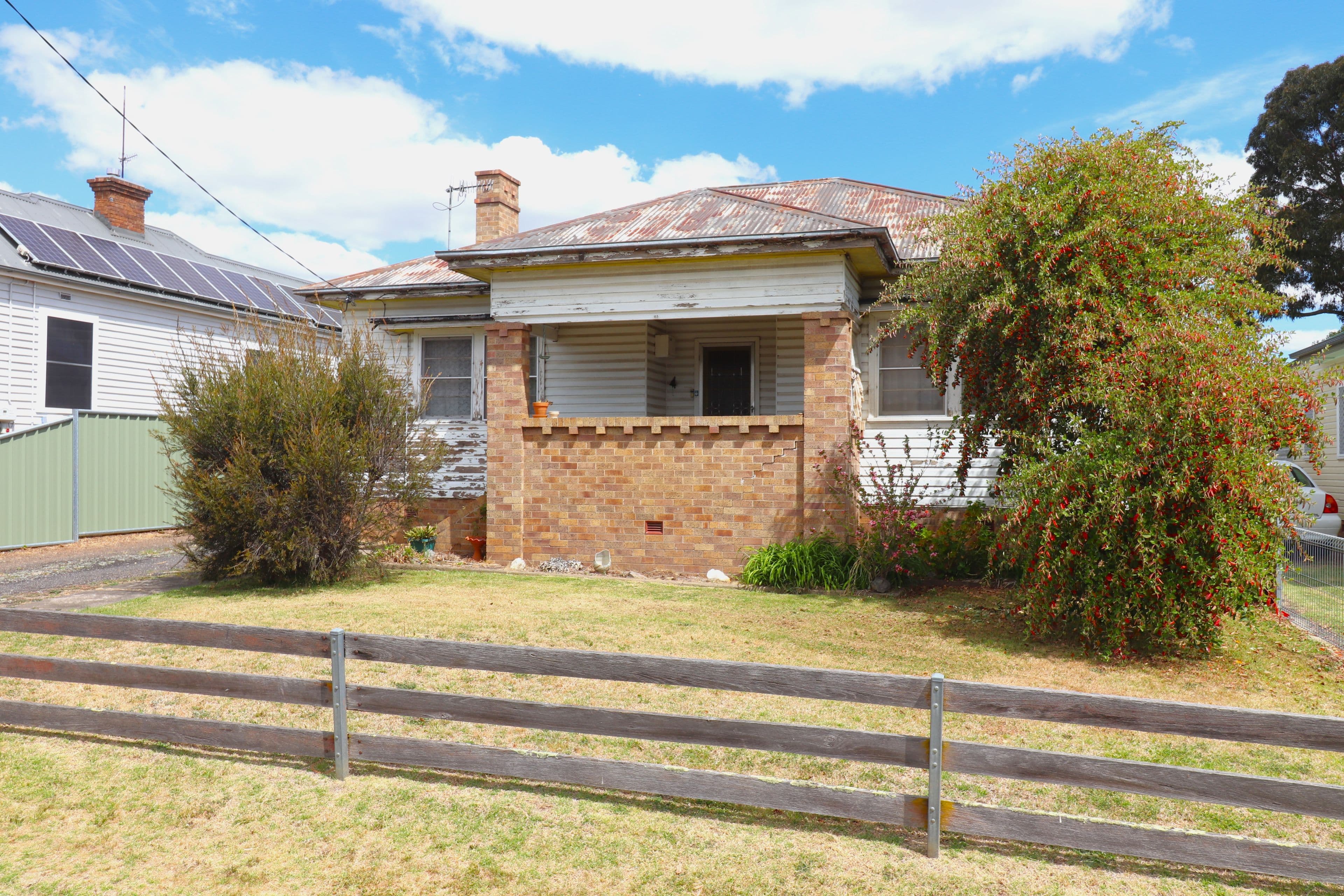 155 Meade Street, Glen Innes NSW 2370, Glen Innes - Image 1