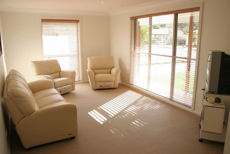 10 Jean Avenue, BERKELEY VALE NSW 2261, Berkeley Vale - Thumbnail 2