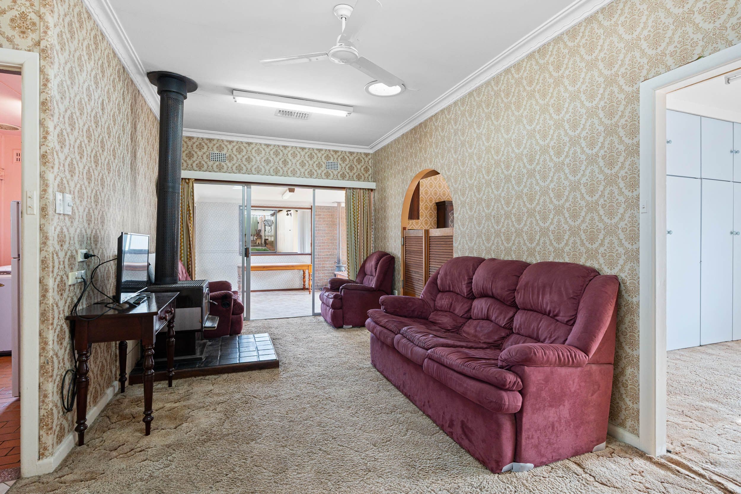 24 Robinson Street, Goulburn NSW 2580, Goulburn - Thumbnail 2