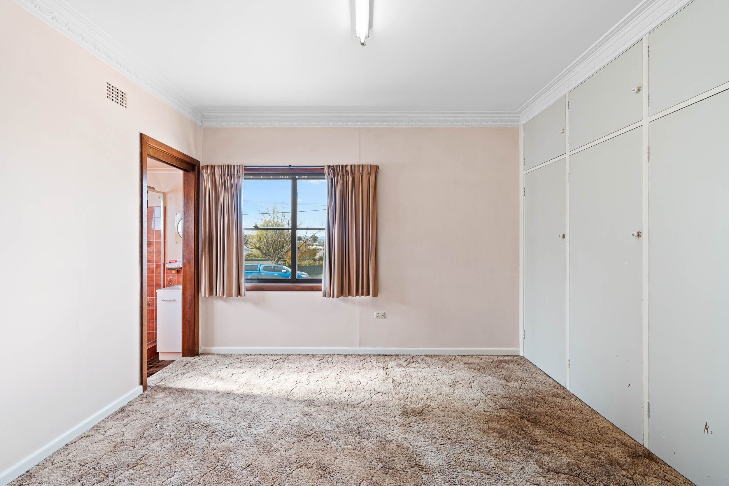 24 Robinson Street, Goulburn NSW 2580, Goulburn - Thumbnail 5