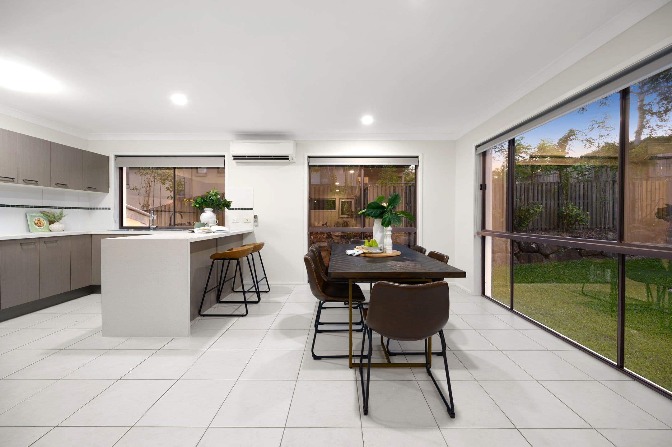 52 Silver Dawn Crescent, Oxenford QLD 4210, Oxenford - Thumbnail 2