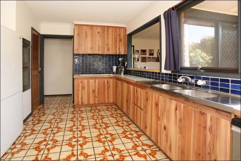 28 Excalibur Avenue, GLEN WAVERLEY VIC 3150, Glen Waverley - Thumbnail 4