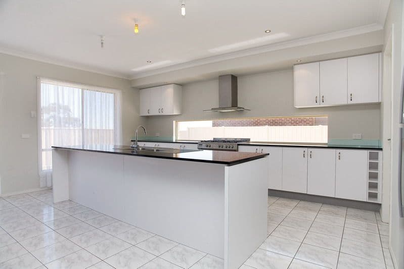 29 Farmhouse Boulevard, EPPING VIC 3076, Epping - Thumbnail 2