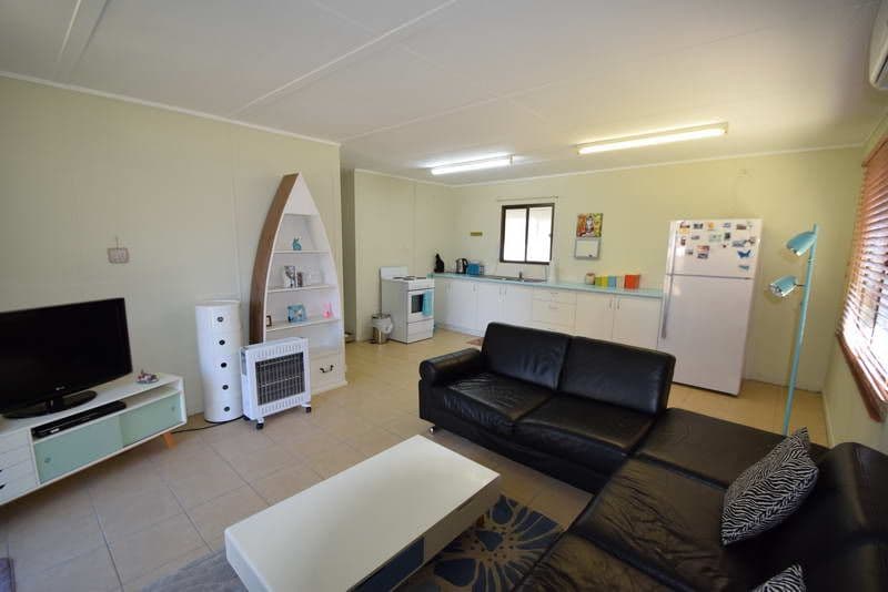 35 Ann Street, Esk QLD 4312, Esk - Thumbnail 2