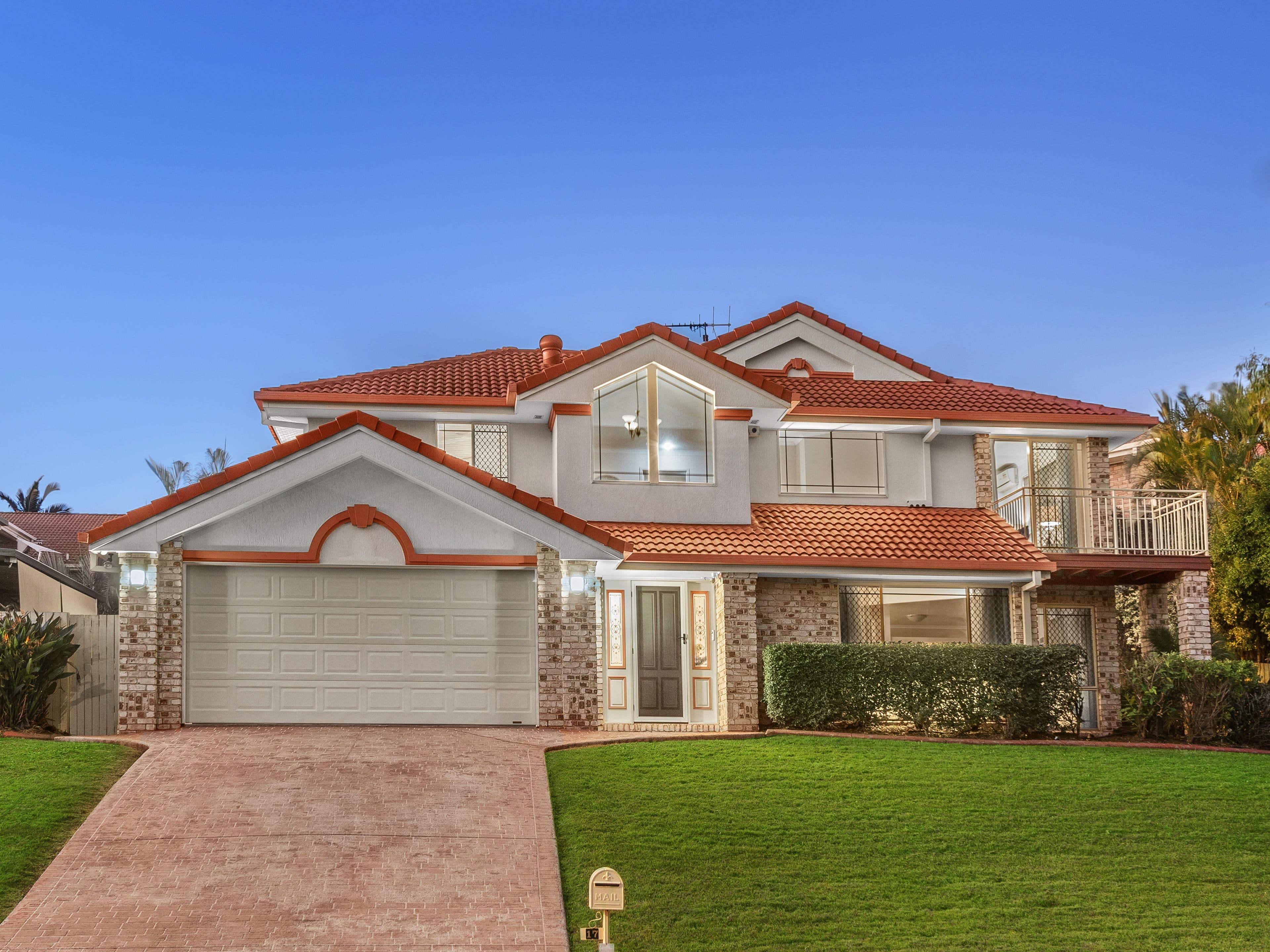 17 Piccadilly Place, Carindale QLD 4152, Carindale - Image 1