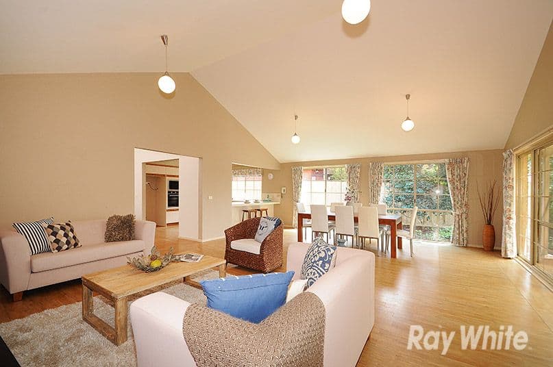 14 Richard Court, Rowville VIC 3178, Rowville - Thumbnail 2