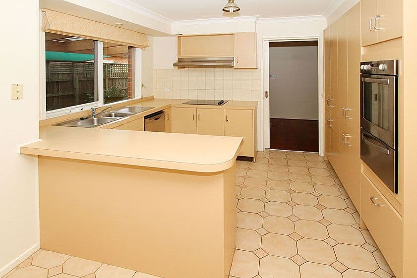 80 Centenary Drive, MILL PARK VIC 3082, Mill Park - Thumbnail 2