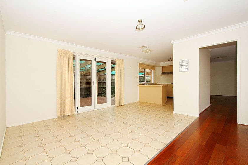 80 Centenary Drive, MILL PARK VIC 3082, Mill Park - Thumbnail 4