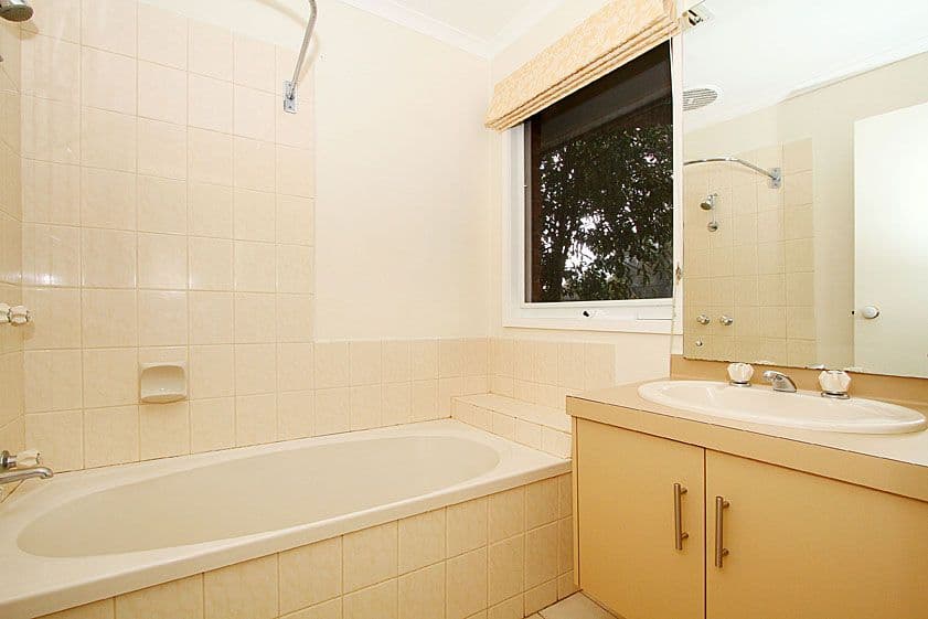 80 Centenary Drive, MILL PARK VIC 3082, Mill Park - Thumbnail 5