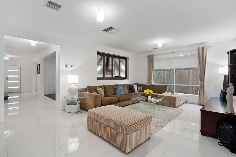5 Coorong Circle, Waterways VIC 3195, Waterways - Thumbnail 2