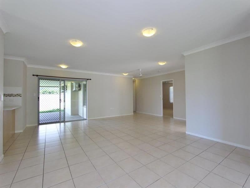 113 Roberts Drive, TRINITY BEACH QLD 4879, Trinity Beach - Thumbnail 3