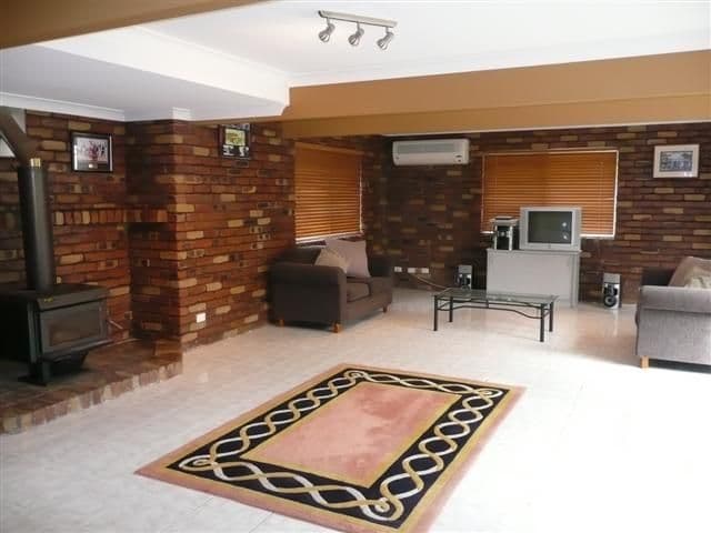 74 Blue Grass Crescent, EIGHT MILE PLAINS QLD 4113, Eight Mile Plains - Thumbnail 2