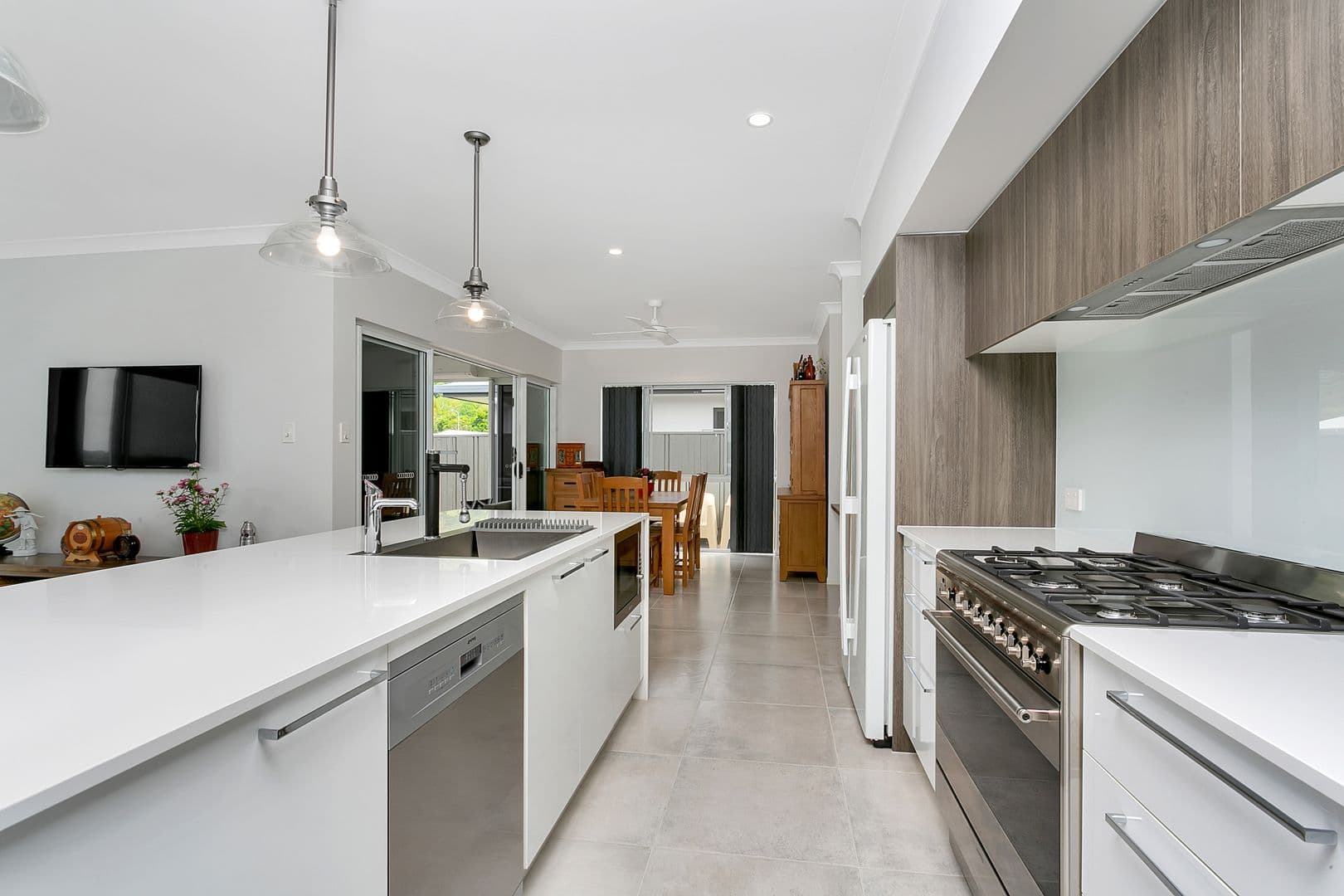4 Coxswain Place, Trinity Beach QLD 4879, Trinity Beach - Thumbnail 4