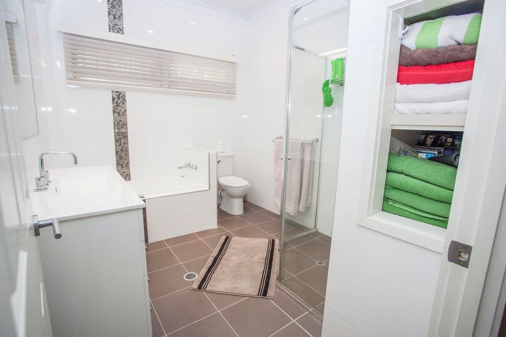 12 Bridge Street, North Booval QLD 4304, North Booval - Thumbnail 5