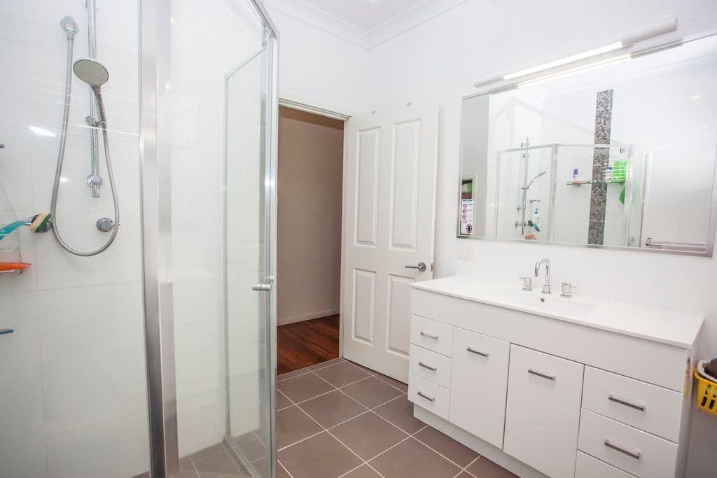 12 Bridge Street, North Booval QLD 4304, North Booval - Thumbnail 6