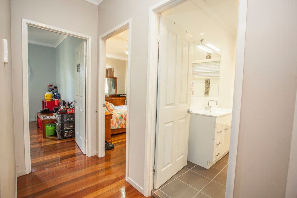 12 Bridge Street, North Booval QLD 4304, North Booval - Thumbnail 7