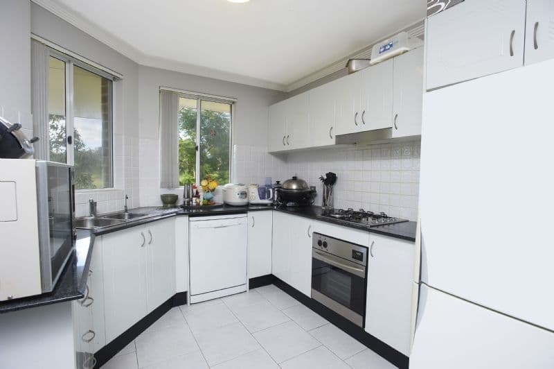 31 Moss Place, WESTMEAD NSW 2145, Westmead - Thumbnail 2
