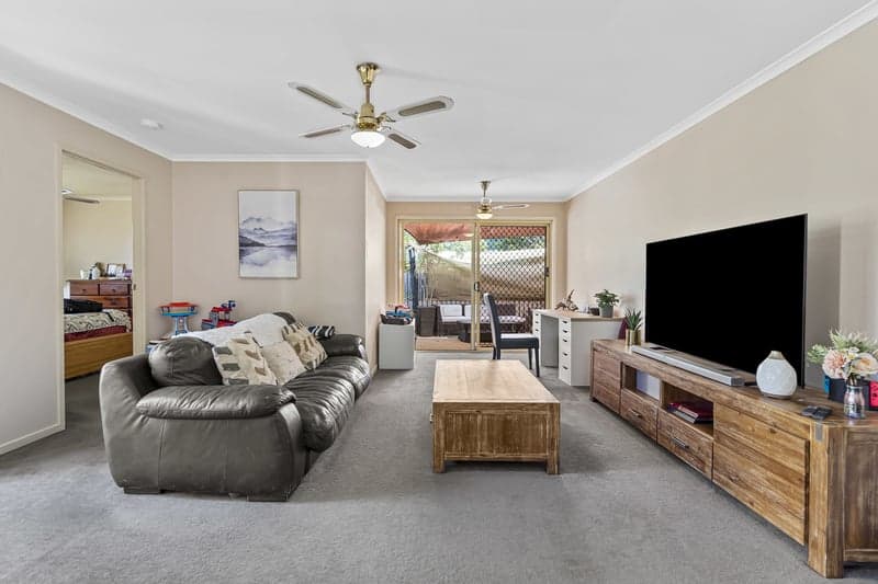 4 Cloverbrook Place, Bracken Ridge - Thumbnail 2