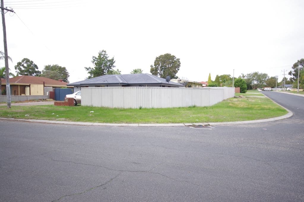 65 Curtis Way, GIRRAWHEEN WA 6064, Girrawheen - Thumbnail 4