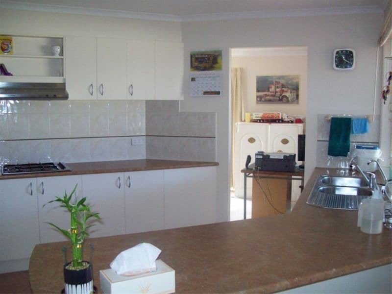 89  ROULSTON Way, WALLAN VIC 3756, Wallan - Thumbnail 4