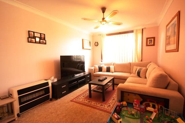 8 Vernon Close, Rosemeadow NSW 2560, Rosemeadow - Thumbnail 3