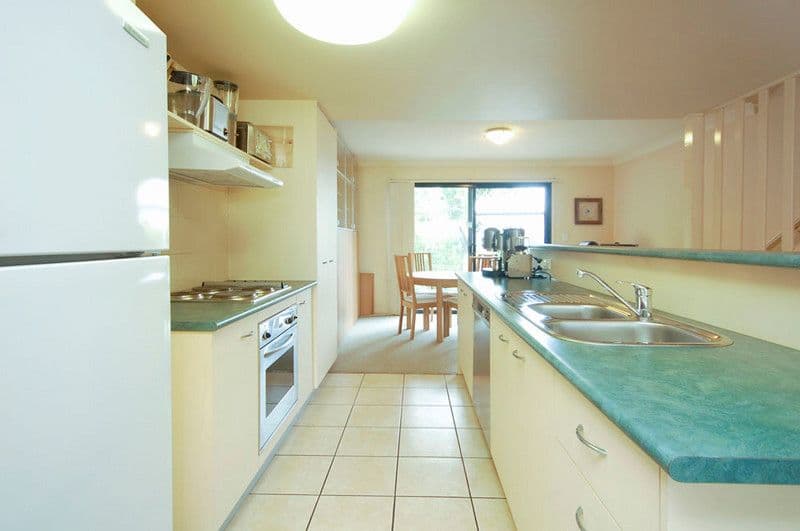21 Boongall Road, CAMP HILL QLD 4152, Camp Hill - Thumbnail 2