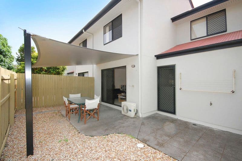 21 Boongall Road, CAMP HILL QLD 4152, Camp Hill - Thumbnail 4
