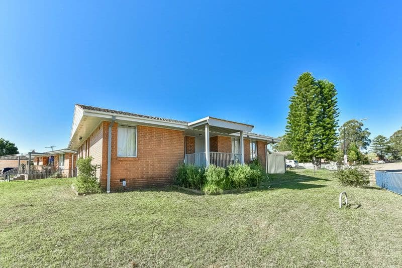 2 Fonthill Place, Airds - Image 1