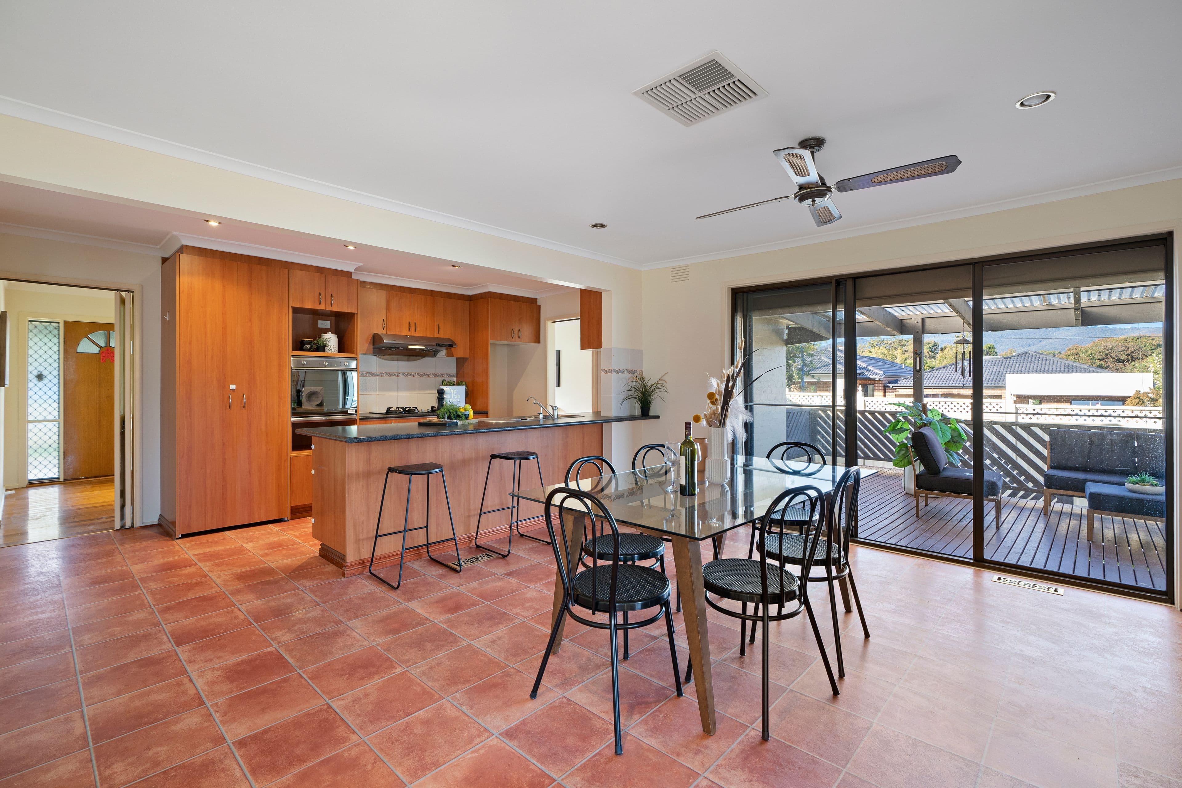 11 Loch Street, Ferntree Gully VIC 3156, Ferntree Gully - Thumbnail 2