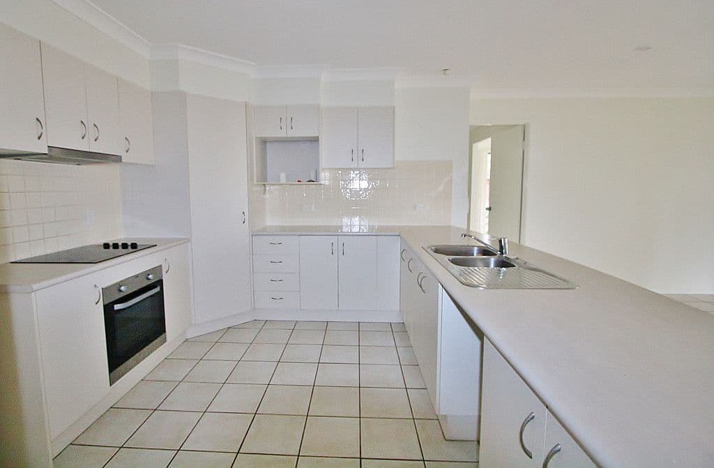 4 Dunn Court, Forest Lake QLD 4078, Forest Lake - Thumbnail 3