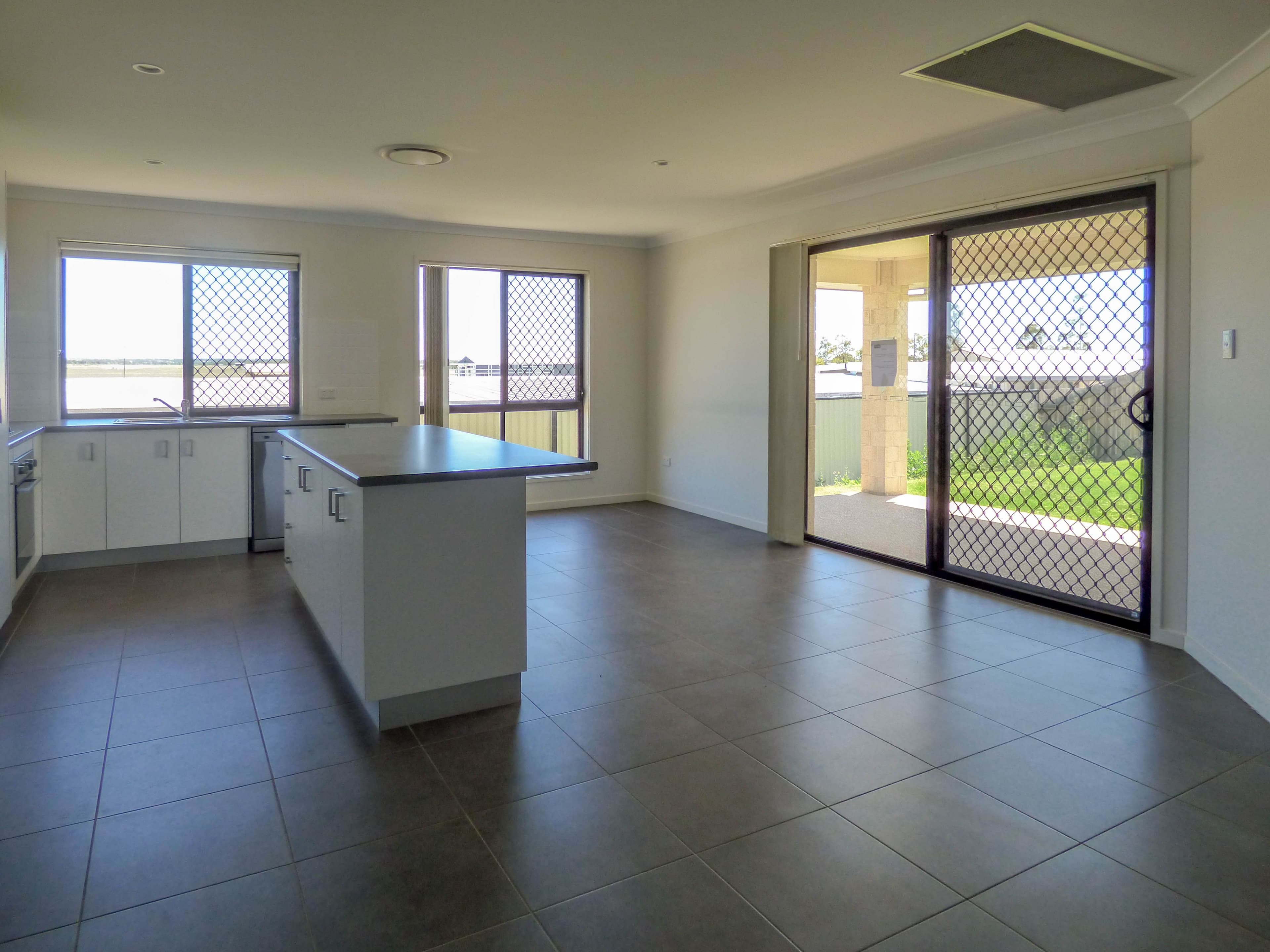9 Wheeler Drive, Roma QLD 4455, Roma - Thumbnail 2