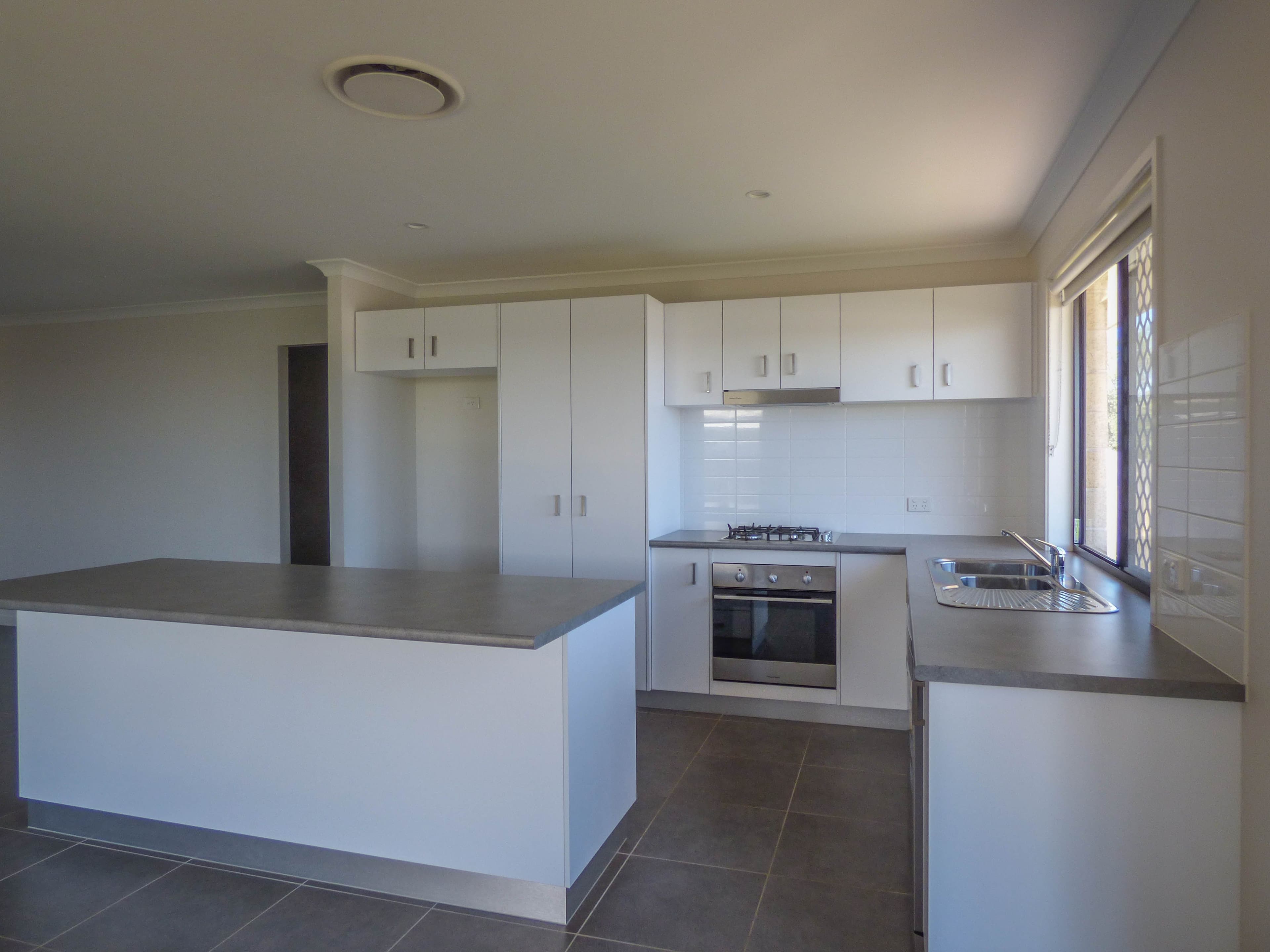 9 Wheeler Drive, Roma QLD 4455, Roma - Thumbnail 3